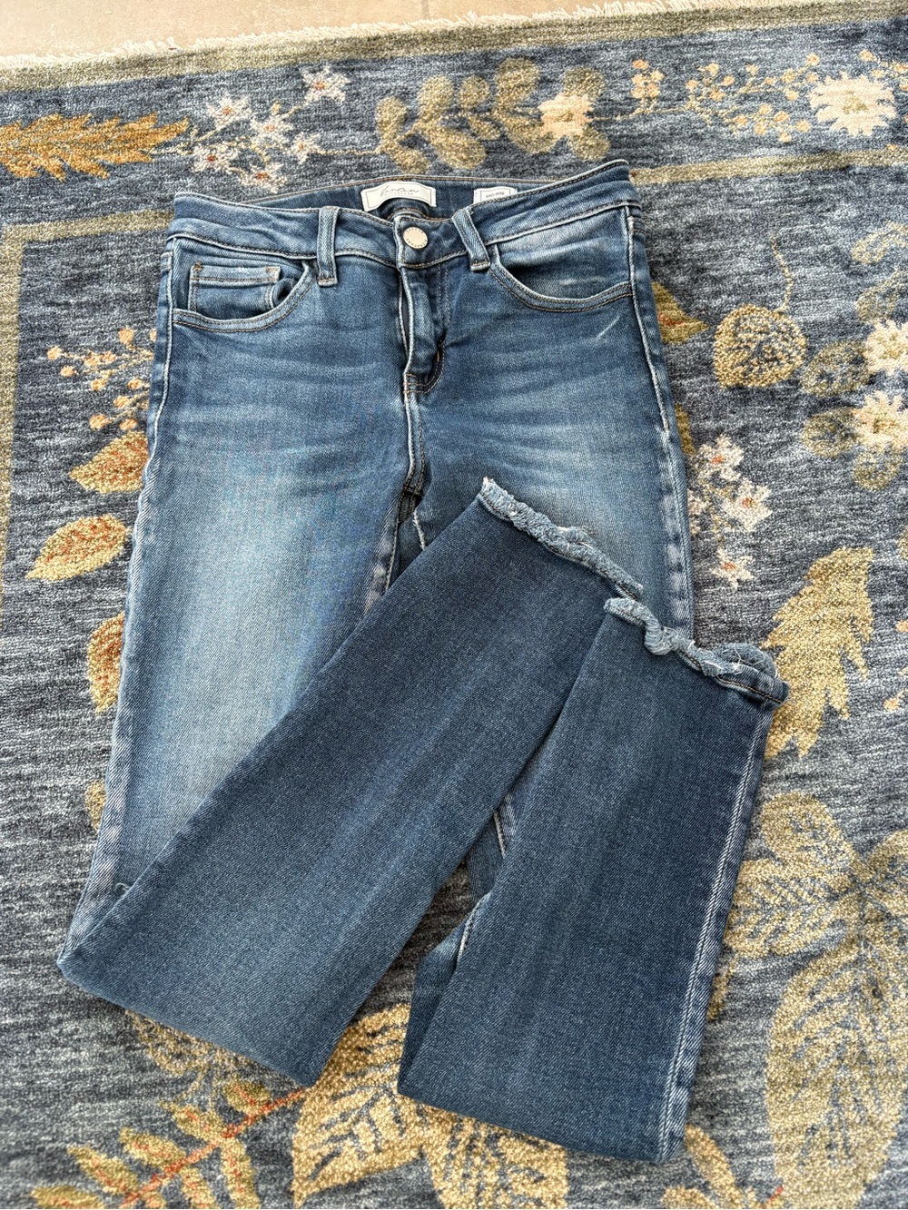 Women’s Blue Frayed Hem Jeans